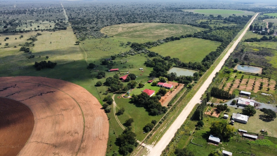 4 Bedroom Property for Sale in Jan Kempdorp Rural Northern Cape